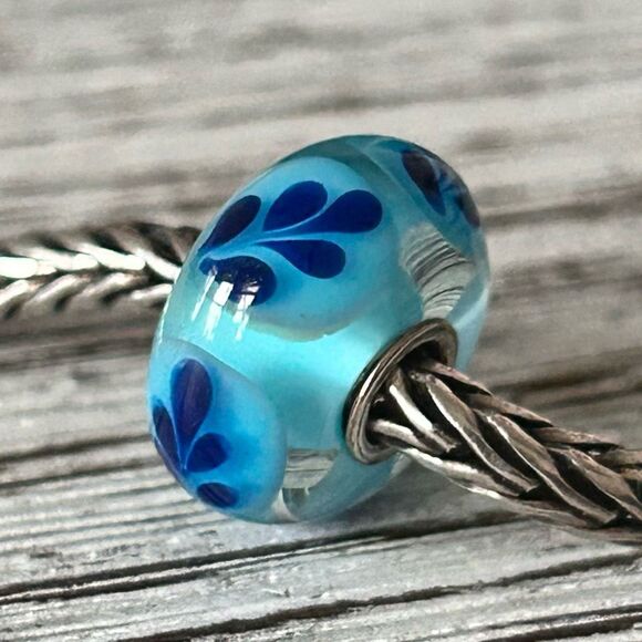 TROLLBEADS Blue Leaves Unique LAA 925S Preloved Excellent! - Picture 4 of 5